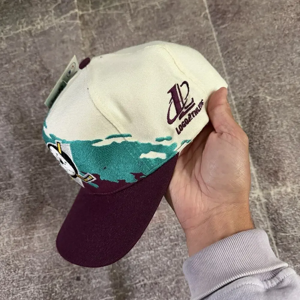 Logo Athletic hat brand